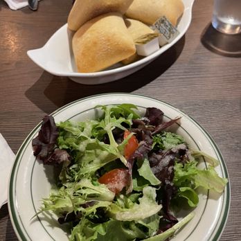 Pasta e Pasta by Allegro - complimentary salad and fresh bread - Pasta Shops Near Me - Cerritos, California Pasta e Pasta by Allegro - complimentary salad and fresh bread - Pasta Shops Near Me - Cerritos, California