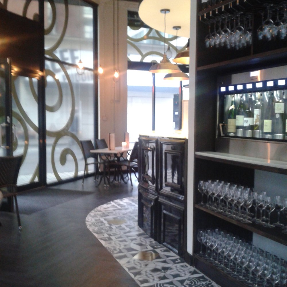 Salut Wines - Wine Bars Near Me - Manchester, XGM