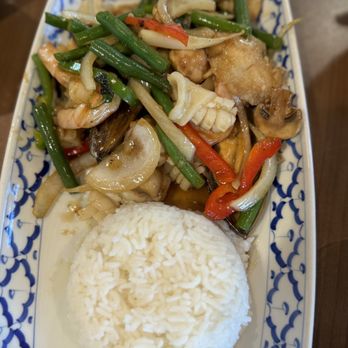 Sisters Thai Kitchen - Ka Ord with seafood - Thai Near Me - Roseville, California Sisters Thai Kitchen - Ka Ord with seafood - Thai Near Me - Roseville, California