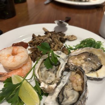 Benicia's Kitchen - Oysters - Breakfast & Brunch Near Me - Sonoma, California