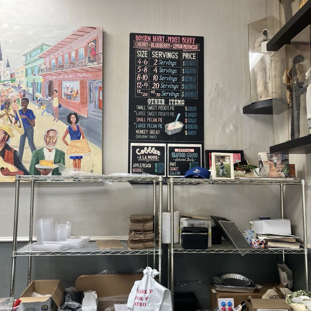 Clifton's Gourmet Barbecue - Nice chalkboard menu - Southern Near Me - Pasadena, California