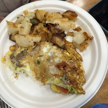Mike's Coffee Shop - Veggie omelet with potatoes - Diners Near Me - Brooklyn, New York