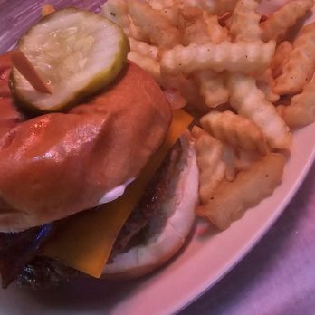 Buster's Place - Burgers Near Me - Murfreesboro, Tennessee