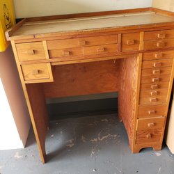 I -95 Auctions - Hand made Utility desk. Good for Sewing or other craft projects