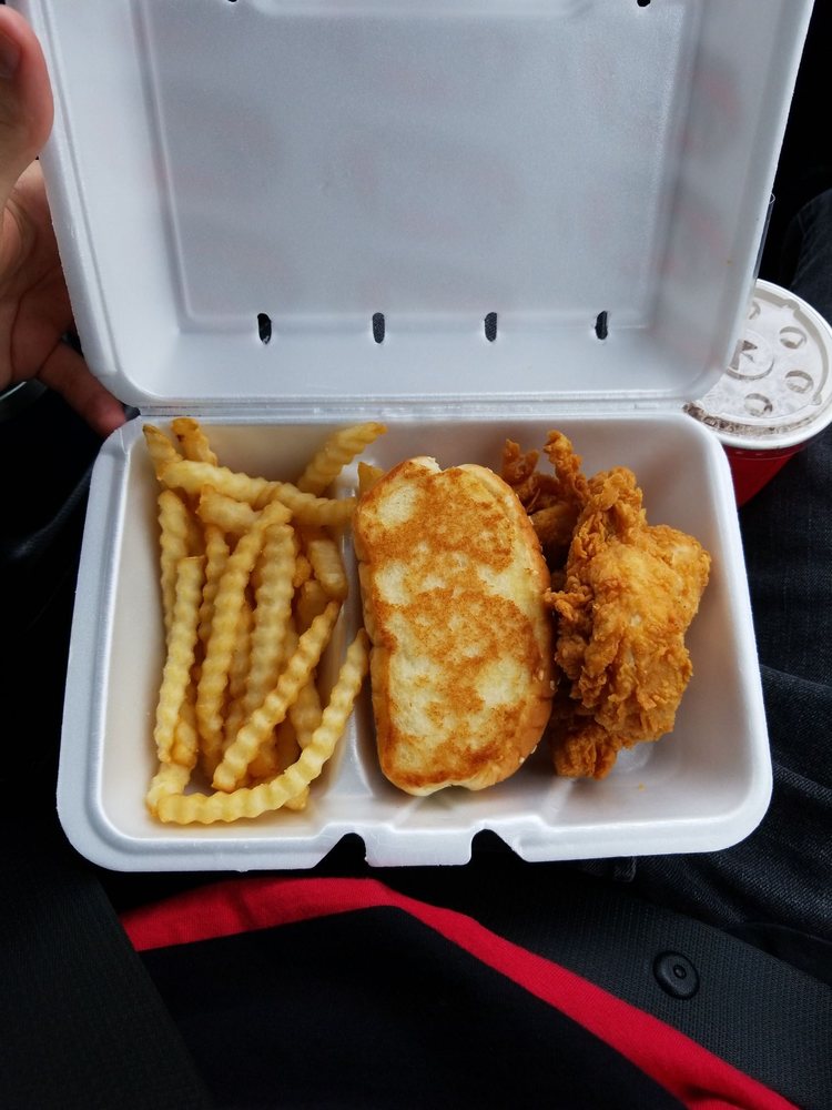 RAISING CANE’S CHICKEN FINGERS 16 Reviews 3324 Hwy 365, Nederland