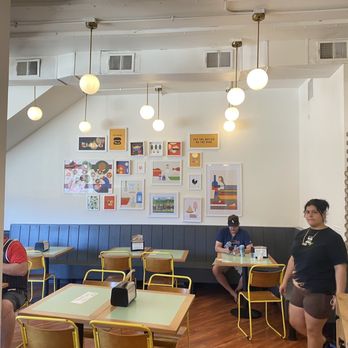 Honey Butter Fried Chicken - Interior dining - Chicken Shop Near Me - Chicago, Illinois Honey Butter Fried Chicken - Interior dining - Chicken Shop Near Me - Chicago, Illinois