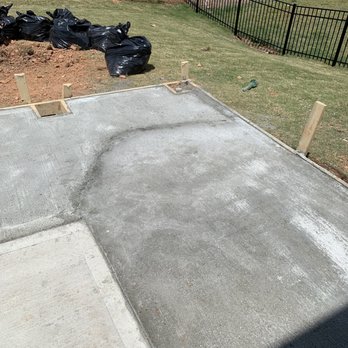 Ugo Construction - This where the bagged concrete section begins. Can anyone else see the giant line? - Fences & Gates Near Me Ugo Construction - This where the bagged concrete section begins. Can anyone else see the giant line? - Fences & Gates Near Me