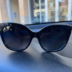 Sunglass Hut