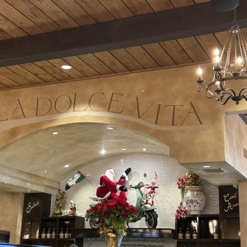 Frugatti's - Inside bar - Italian Near Me - Bakersfield, California