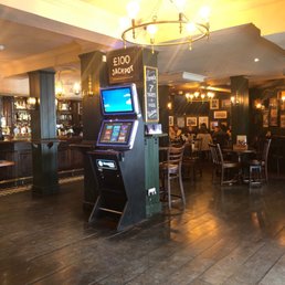 Bar!