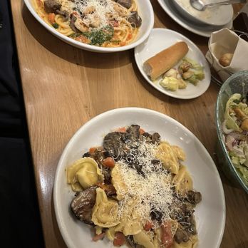 Olive Garden Italian Restaurant - Spicy Bucatini Pasta, Braised Beef Tortellini Pasta, Never Ending Soup, Salad & Breadsticks - Italian Near Me - Riverside, California Olive Garden Italian Restaurant - Spicy Bucatini Pasta, Braised Beef Tortellini Pasta, Never Ending Soup, Salad & Breadsticks - Italian Near Me - Riverside, California