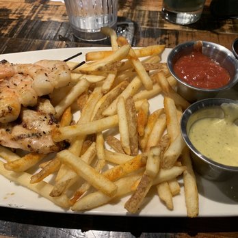 Twin Peaks - Chicken and Chicken & Shrimp Combo - American Near Me - Albuquerque, New Mexico