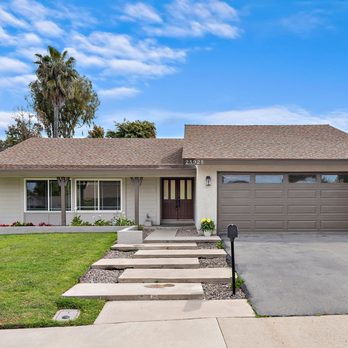 Stacy Lawrence Realtor - 25925 Via Del Sur: A charming single-level home in Central Mission Viejo. - Real Estate Agents Near Me - San Clemente, California Stacy Lawrence Realtor - 25925 Via Del Sur: A charming single-level home in Central Mission Viejo. - Real Estate Agents Near Me - San Clemente, California