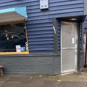 La Osita - entrance (It looks more inviting than this photo) - Mexican Near Me - Portland, Oregon La Osita - entrance (It looks more inviting than this photo) - Mexican Near Me - Portland, Oregon