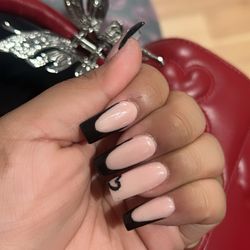 Q-Nails