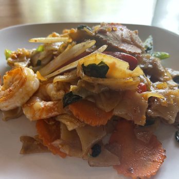 Hom Mali - T502. Pad Kee Mao - Thai Near Me - Chicago, Illinois Hom Mali - T502. Pad Kee Mao - Thai Near Me - Chicago, Illinois