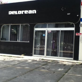 DeLorean Bar - Music Venues Near Me - Mérida, YUC