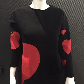 HD's Clothing - Tunic from paris with fur pockets . Available in cream - Women's Clothing Near Me - Dallas, Texas HD's Clothing - Tunic from paris with fur pockets . Available in cream - Women's Clothing Near Me - Dallas, Texas