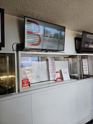 Ben's Bar-Be-Cue by null