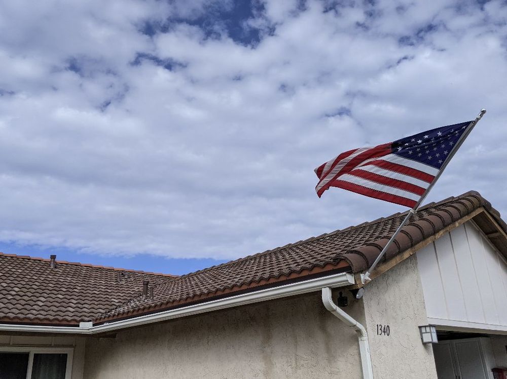 Slide of No Limit Roofing