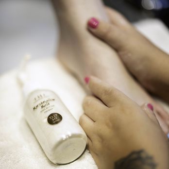Pause Facial Bar - Day Spas Near Me - Baraboo, Wisconsin