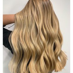 Hair By Day Beauty Salon