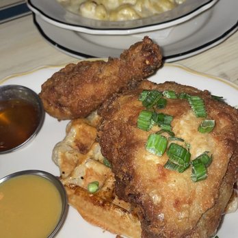 Haberdish - Fried chicken with waffle and Mac and cheese - Southern Near Me - Charlotte, North Carolina Haberdish - Fried chicken with waffle and Mac and cheese - Southern Near Me - Charlotte, North Carolina