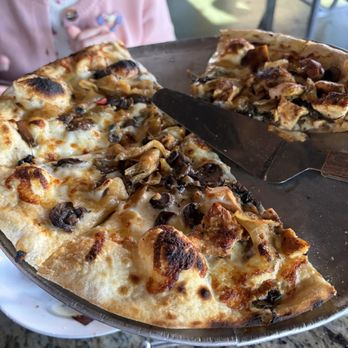 Pisa Lisa - Funghi decadente - Pizza Near Me - Sedona, Arizona Pisa Lisa - Funghi decadente - Pizza Near Me - Sedona, Arizona