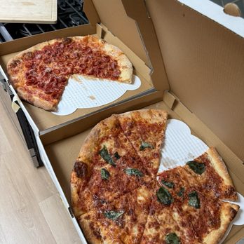 Hi Hat - Cheese pizza Pepperoni pizza - Beer Bar Near Me - San Francisco, California Hi Hat - Cheese pizza Pepperoni pizza - Beer Bar Near Me - San Francisco, California
