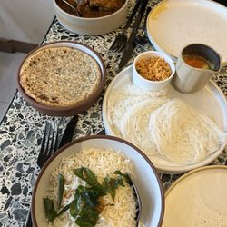 Kolamba - Rice, string hopper, roti, Ceylon curry