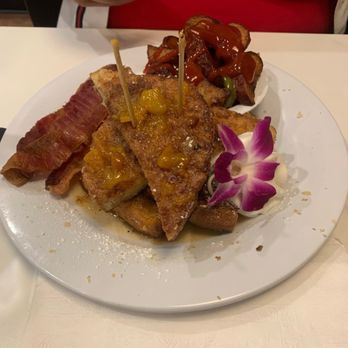 T's Brunch Bar - Georgia Peach cobbler French toast - Breakfast & Brunch Near Me - Atlanta, Georgia T's Brunch Bar - Georgia Peach cobbler French toast - Breakfast & Brunch Near Me - Atlanta, Georgia