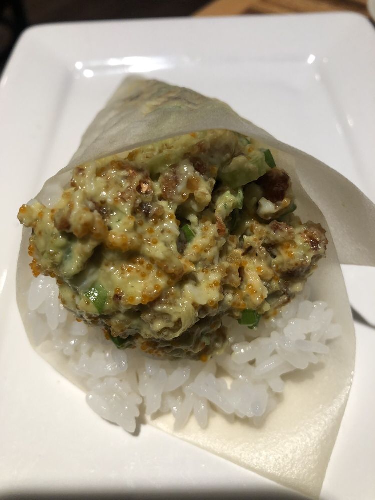 Order Zig Zag Soft Shell Crab Handroll food online from Mikuni | Fair Oaks store, Fair Oaks on bringmethat.com