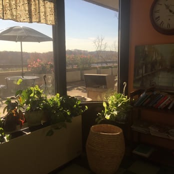 Colette's Cafe - Cafes Near Me - Greenbelt, Maryland
