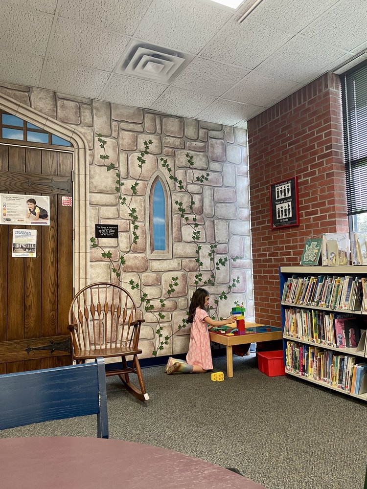 NORA BRANCH PUBLIC LIBRARY Updated September 2024 17 Photos & 11