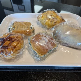 85°C Bakery Cafe-Niles - Bakeries Near Me - Niles, Illinois