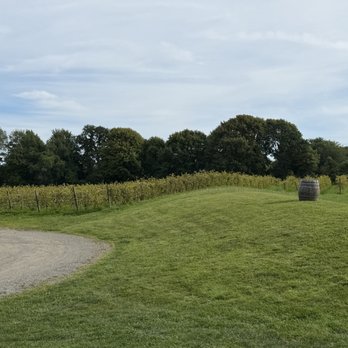 Greenvale Vineyards - Wineries Near Me - Portsmouth, Rhode Island