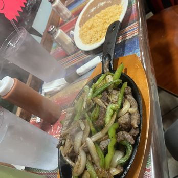 Taco Callejero - Steak Fajitas Bistec Platter - Mexican Near Me - New York, New York Taco Callejero - Steak Fajitas Bistec Platter - Mexican Near Me - New York, New York