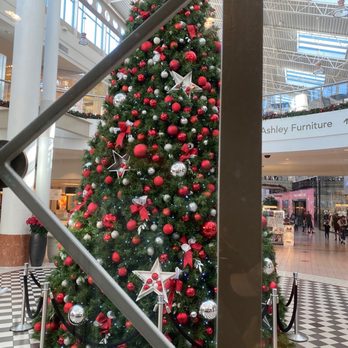 MainPlace Mall - Christmas tree - Shopping Centers Near Me - Santa Ana, California