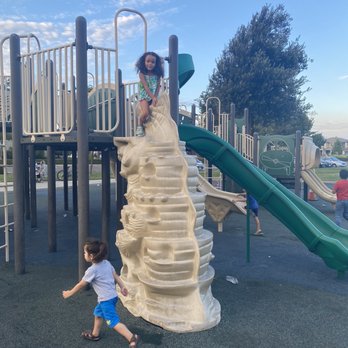 Mossdale Landing Community Park - Rock climbing feature - Parks Near Me - Lathrop, California