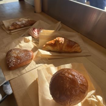 Le Panier - Brioche, croissant - Bakeries Near Me - Seattle, Washington