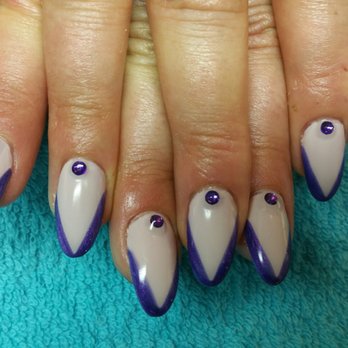 Pink Nails - Nail Salons Near Me - Berlin, BE