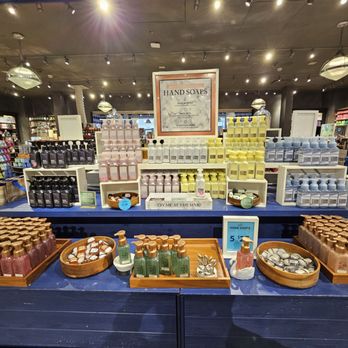 Bath & Body Works - Hand soaps - Cosmetics & Beauty Supply Near Me - Cedar Park, Texas