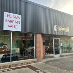 The Bargain Vault - The All-New Bargain Vault
108 E Court St
Dyersburg TN 38024
