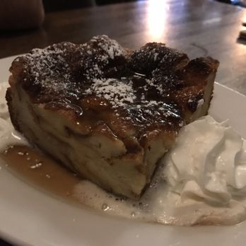 Elephant & Castle - Highland Bread Pudding - Pubs Near Me - Chicago, Illinois