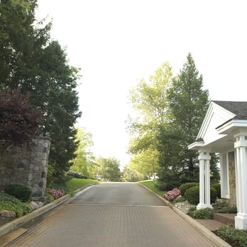 Rozelle Lawn and Landscape - a driveway leading to a house - Landscaping Near Me - Fort Wayne, Indiana Rozelle Lawn and Landscape - a driveway leading to a house - Landscaping Near Me - Fort Wayne, Indiana