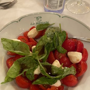 La Brigada - The caprese salad was incredible - Steakhouses Near Me - Buenos Aires, C