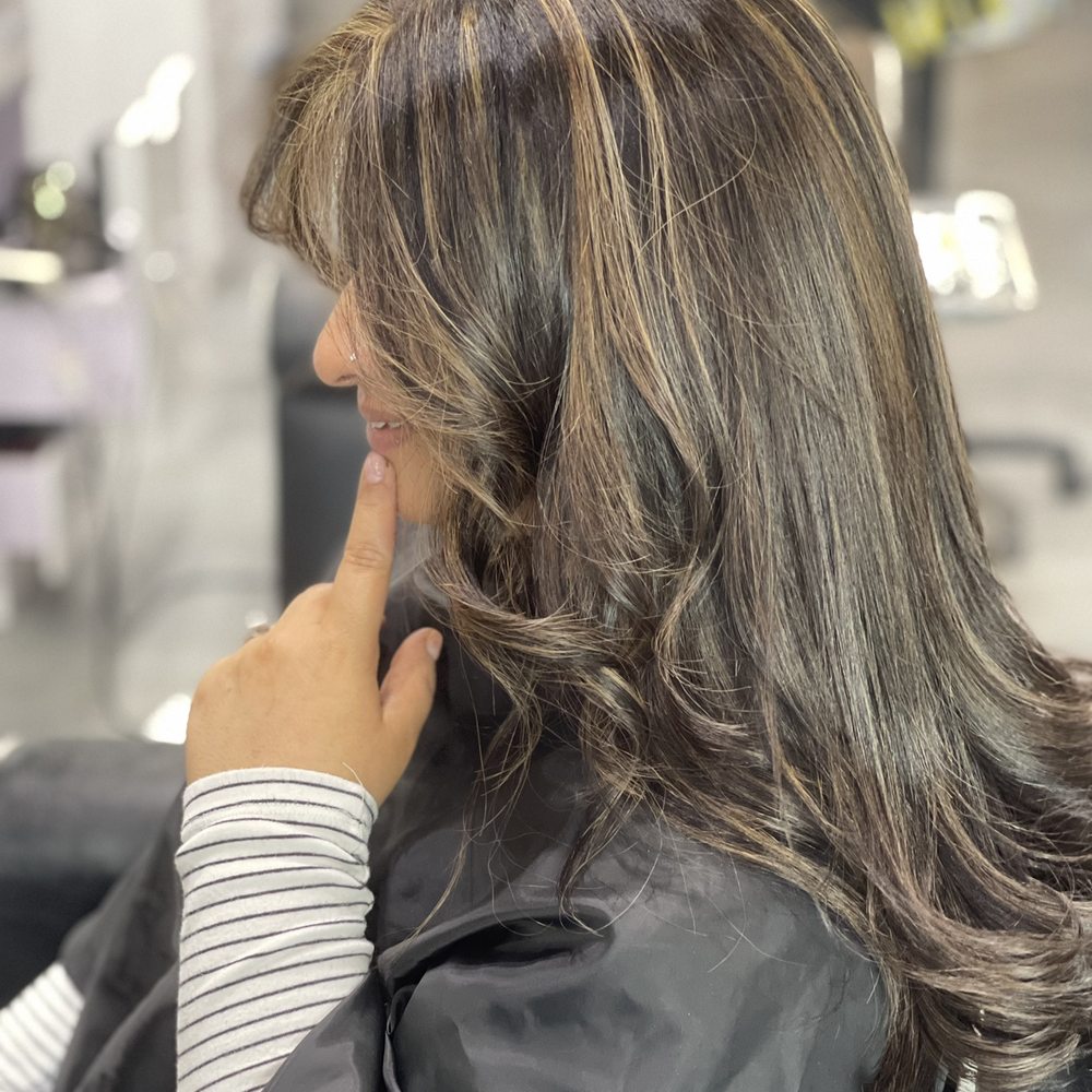 Salon 469 - Best highlights ever !! - Hair Salons Near Me - Greenwich, Connecticut