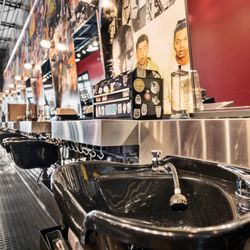 Floyd's 99 Barbershop - Chanhassen