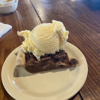 The Salt Lick BBQ - Pecan pie and ice cream - Barbeque Near Me - Round Rock, Texas The Salt Lick BBQ - Pecan pie and ice cream - Barbeque Near Me - Round Rock, Texas