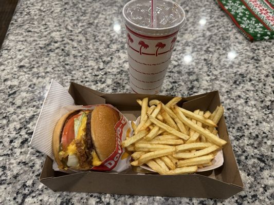 In-N-Out Burger by null